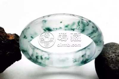 翡翠的飘花是怎么形成的 飘花翡翠图片