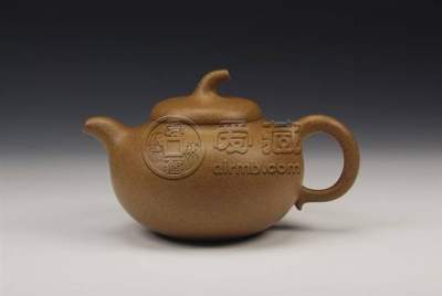 本山绿泥和段泥的区别是什么？本山绿泥和段泥哪个贵？