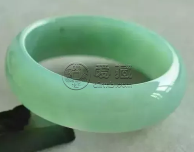 一般的翡翠镯子多少钱 翡翠镯子最新价格