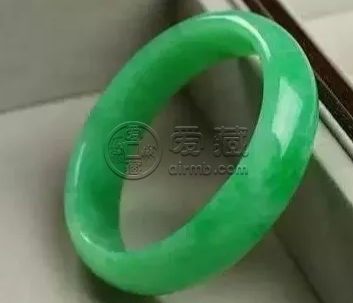 一般的翡翠镯子多少钱 翡翠镯子最新价格