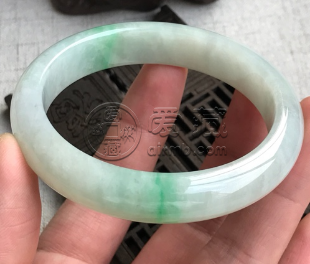 如何養(yǎng)翡翠手鐲 這些保養(yǎng)要點你知道嗎