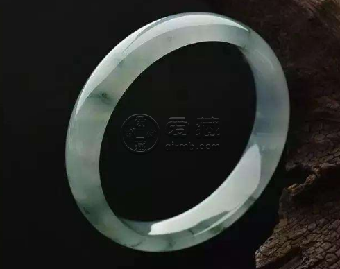 如何養(yǎng)翡翠手鐲 這些保養(yǎng)要點你知道嗎