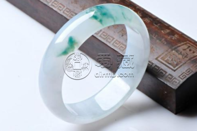 真品翡翠手镯 真品翡翠手镯多少钱