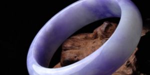紫罗兰糯种翡翠手镯 糯种紫罗兰翡翠手镯多少钱