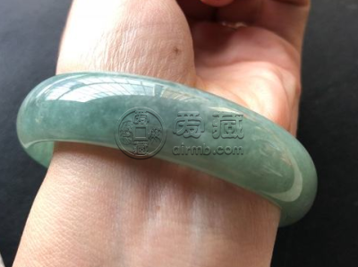 翡翠手镯棉絮 为什么翡翠手镯越戴棉絮越多