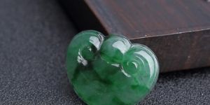花青种翡翠 花青种翡翠价格多少值得买吗