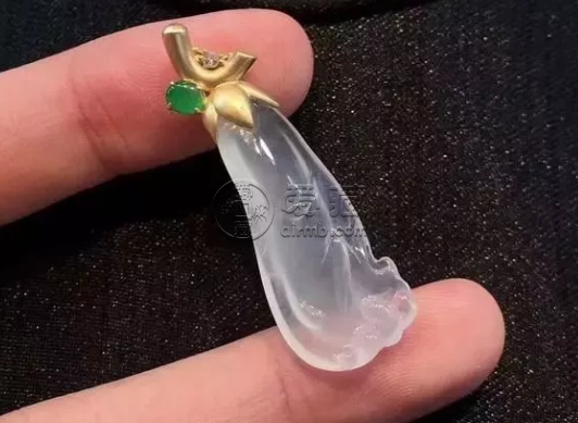 翡翠如何保養(yǎng)會越來越潤 關鍵要做好這3大點