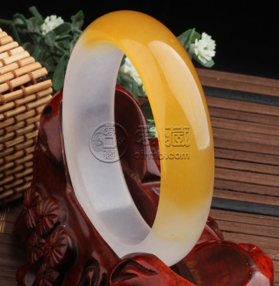 金絲玉好還是和田玉好 金絲玉比和田玉值錢嗎