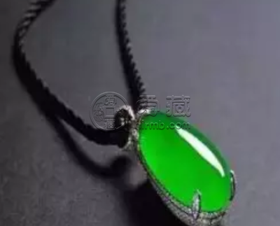 翡翠吊坠用什么链子 翡翠吊坠链子的搭配