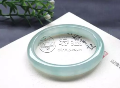 一只翡翠手镯值多少钱 翡翠手镯价值分析
