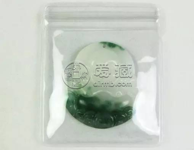 翡翠的保养 翡翠保养要不要泡水