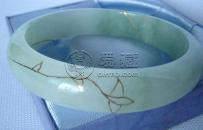 翡翠手镯裂纹图片 翡翠手镯为什么会有裂纹