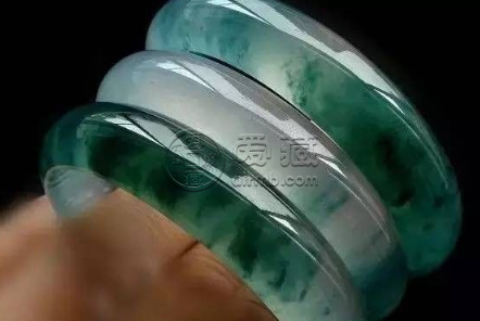 緬甸翡翠鐲子價(jià)格 緬甸玉鐲一般多少錢