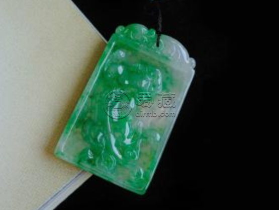 陽綠翡翠價(jià)格 天然翡翠陽綠一般價(jià)格是多少
