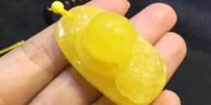 鸡油黄翡翠价格 翡翠鸡油黄值钱吗