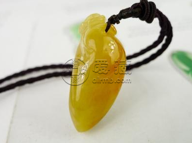 黄翡翠的寓意 戴黄翡翠可以辟邪吗