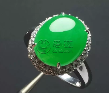 满绿翡翠怎么鉴别 鉴别满绿翡翠看准这两点