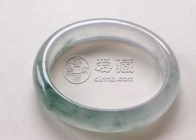 翡翠怎么保养才有光泽 翡翠长期不戴如何保持光泽