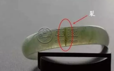 翡翠有裂纹还值钱吗 有裂纹的翡翠值得入手吗