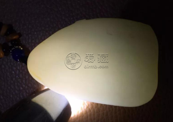 山料和籽料的內(nèi)部結(jié)構(gòu)區(qū)別 山料和籽料內(nèi)部結(jié)構(gòu)圖