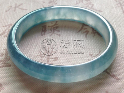 老蓝水翡翠手镯价格 老蓝水翡翠手镯多少钱