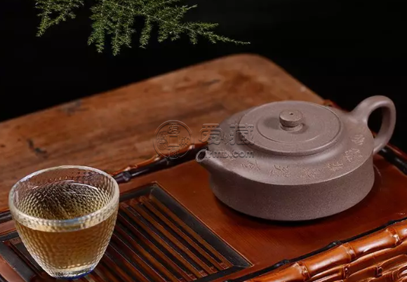 白茶适合用什么泥料的紫砂壶 哪种紫砂壶适合泡白茶