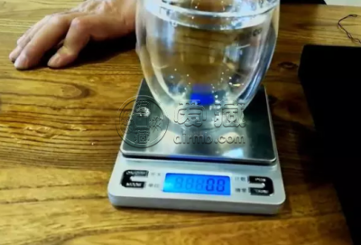 一杯水鉴别翡翠 一杯水怎么鉴别翡翠真假