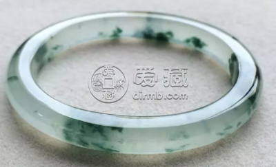 一般翡翠大概多少钱 翡翠目前什么价位