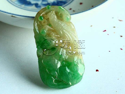 百万级黄加绿翡翠挂件 百万级黄加绿翡翠挂件怎么样