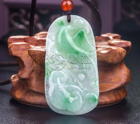 高糯化翡翠牌子價(jià)格  一個(gè)高糯化翡翠牌子多少錢