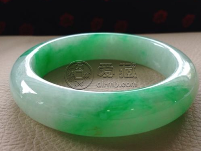 翡翠种类价格 翡翠的品种与价格有什么关系