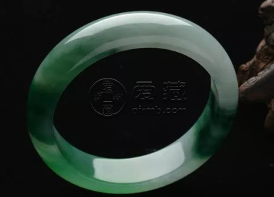 翡翠种和色哪个重要 买翡翠是看种还是看色