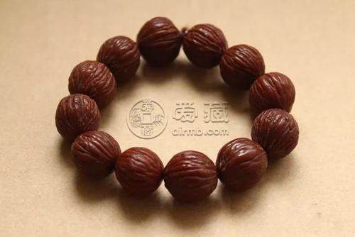 小核桃手串價(jià)格   小核桃手串選購(gòu)技巧