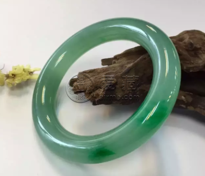 翡翠不戴如何保养 翡翠不戴可以用水养吗