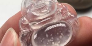 玻璃种翡翠有几种颜色 什么颜色的玻璃种翡翠最值钱