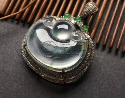 玻璃种翡翠有几种颜色 什么颜色的玻璃种翡翠最值钱