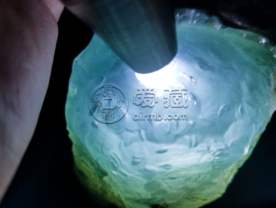 冰种翡翠毛料什么样子 冰种翡翠毛料价格多少