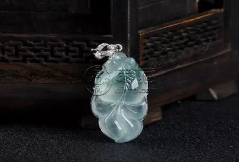 糯种翡翠价格 糯种翡翠价格多少钱