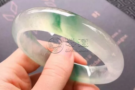 极品翡翠手镯价格一般多少钱及图片