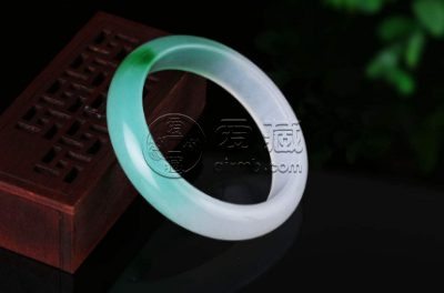 云南瑞丽翡翠价格 云南瑞丽翡翠价格都很高吗