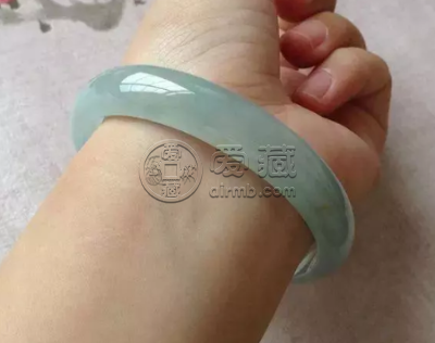 怎样养翡翠手镯 养翡翠手镯需要经常盘玩吗