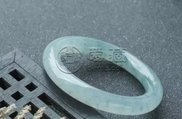糯种翡翠图片 糯种翡翠图片及价格多少