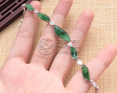 翡翠手链市场价格一般是多少钱及图片