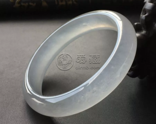 怎么鑒定冰種翡翠 常見的兩種假冒冰種翡翠