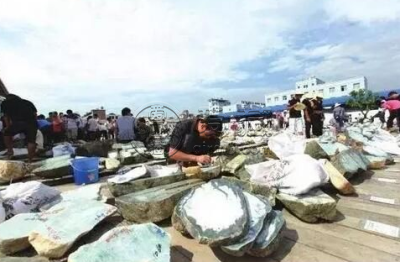 云南哪里有翡翠批发 云南翡翠批发市场地址