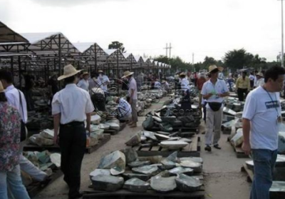 缅甸翡翠批发市场在哪里 缅甸三大翡翠批发市场