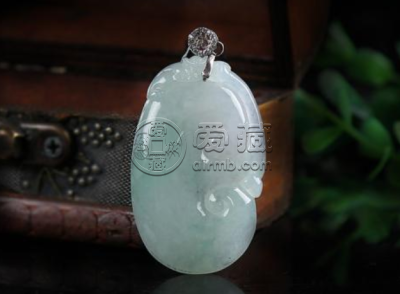 翡翠如意市场价 翡翠如意吊坠多少钱一个