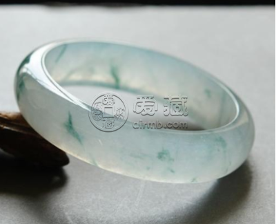 飘花翡翠市场价 飘花翡翠多少钱一个
