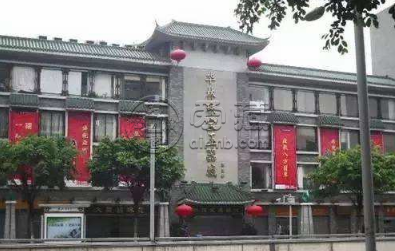 廣州翡翠批發(fā)市場(chǎng) 廣州翡翠批發(fā)市場(chǎng)價(jià)格是多少