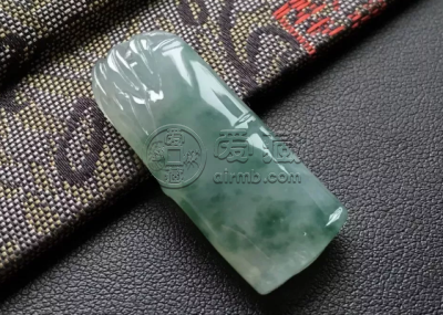 翡翠挂坠多少钱 翡翠挂坠价格及挑选